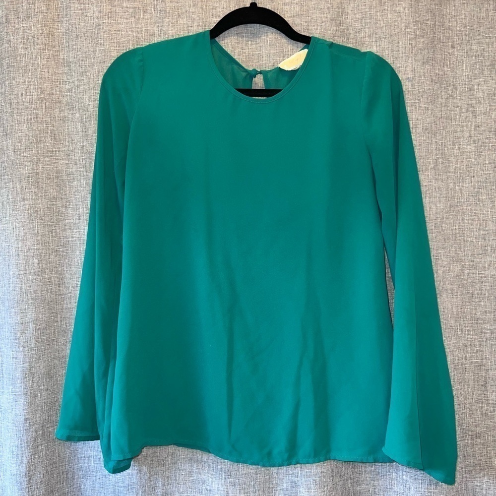 Women's Lost April Key Hole Back top size Medium